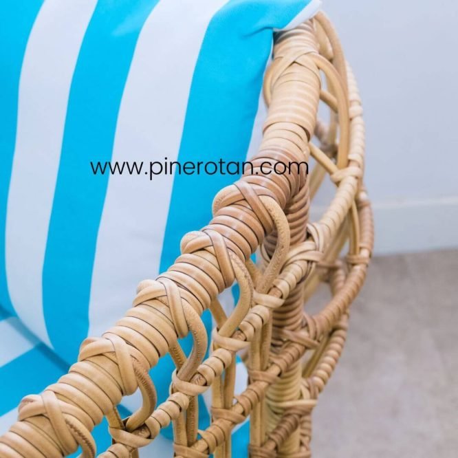 Set Meja Kursi Makan Cafe Minimalis Rotan Sintetis Outdoor 4 Kursi - Fender Dining Set - Mali Arm Chair - Seashell.