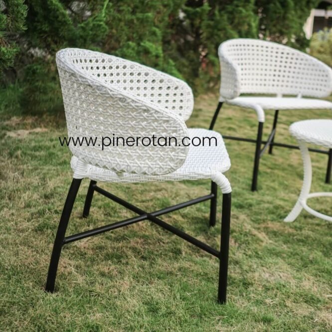Kursi Teras Outdoor Rotan - Jacky Arm Chair White
