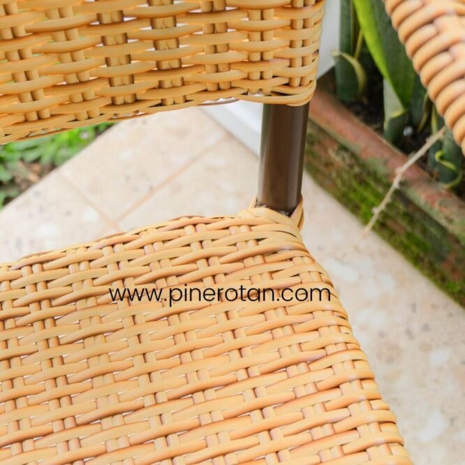 Kursi Teras Outdoor Sintetis - Silent Arm Chair