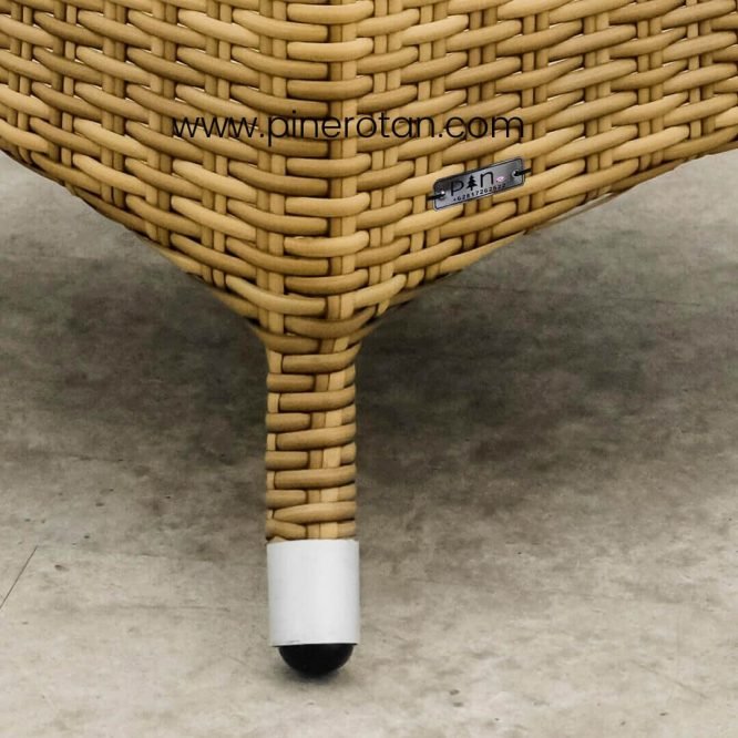 Set Meja Kursi Teras Taman Outdoor Pine Rotan Sintetis Minimalis - Kenko Terrace Set - Kenko Side Table - Honey Streaky.