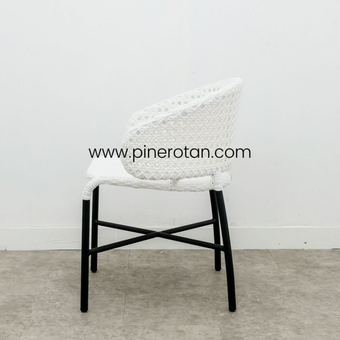 Set Kursi Teras Outdoor Minimalis / Meja Kursi Teras Rotan - Jacky Terrace Set - Pine Side Table - White.