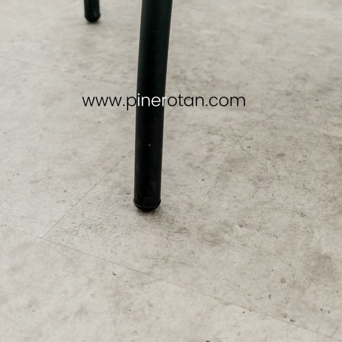 Set Kursi Teras Outdoor Minimalis / Meja Kursi Teras Rotan - Jacky Terrace Set - Pine Side Table - White.