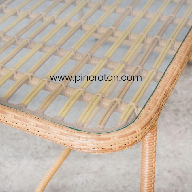 Meja Rotan Sintetis