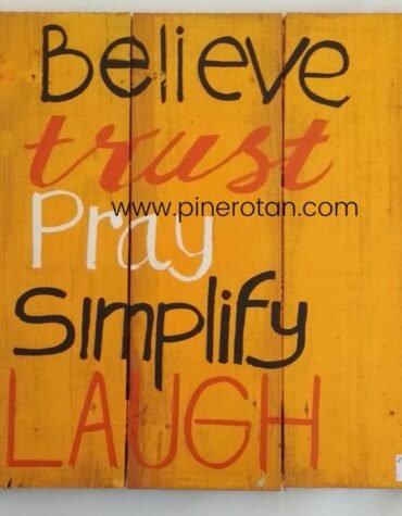 Walldeco Kayu - Believe Trust