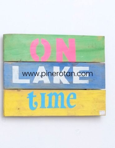Walldeco Kayu Dinding Tulisan - Walldeco ON LAKE TIME