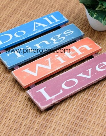 WallDeco Tulisan Motivasi Kayu - Do All Things with Love