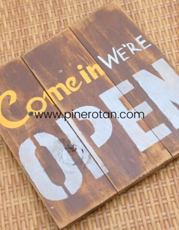 Walldeco Dinding Kayu Tulisan - COME IN WE’RE OPEN