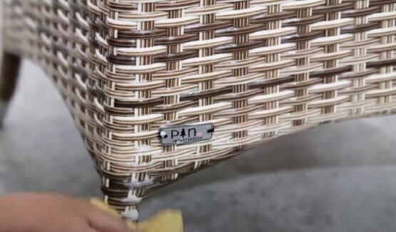 bersihkan furniture