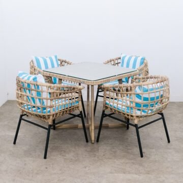fender dining set