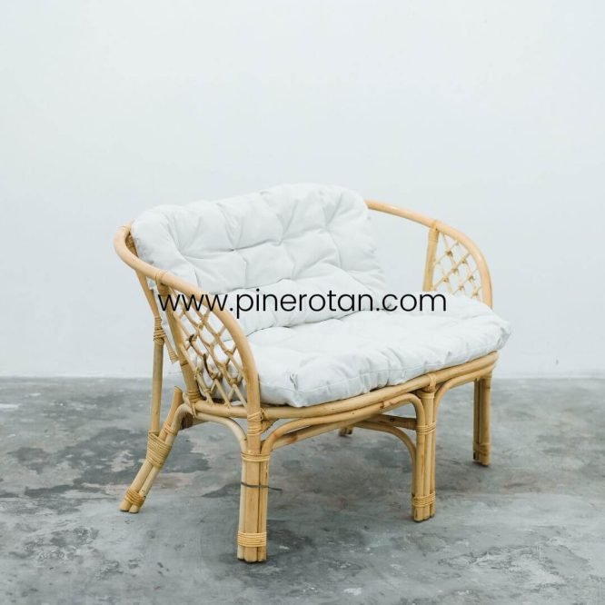 Set Meja Kursi Tamu Minimalis Rotan Alam / Kursi Ruang Tamu Modern Dengan Sandaran Dan Bantalan - Lauren Living Set.