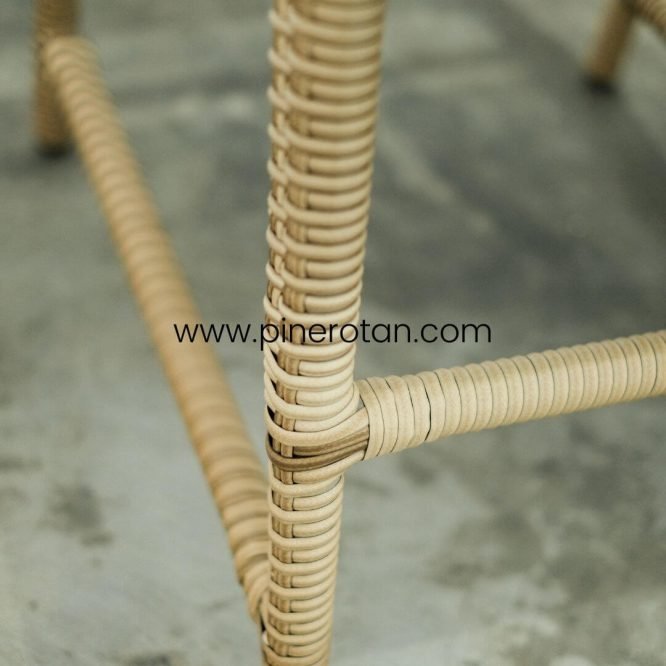 Kursi Makan Outdoor Rotan Sintetis / Kursi Makan Cafe Resto Minimalis Modern - Prominade Dining Chair - Seashell.