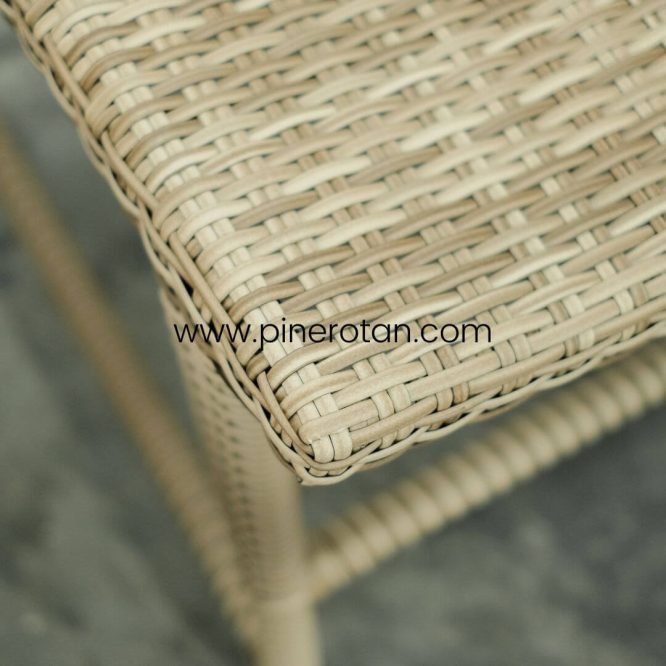 Kursi Makan Outdoor Rotan Sintetis / Kursi Makan Cafe Resto Minimalis Modern - Prominade Dining Chair - Seashell.