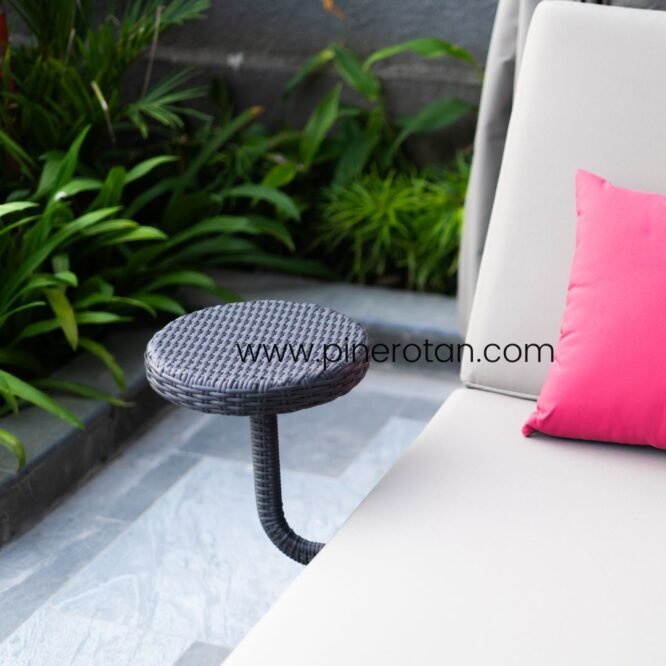 Bale-Bale Rotan / Day Bed - Pari Cabana