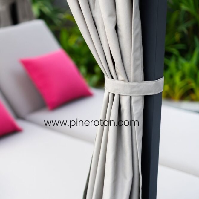 Bale-Bale Rotan / Day Bed - Pari Cabana