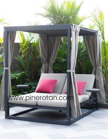 Bale-Bale Rotan / Day Bed - Pari Cabana
