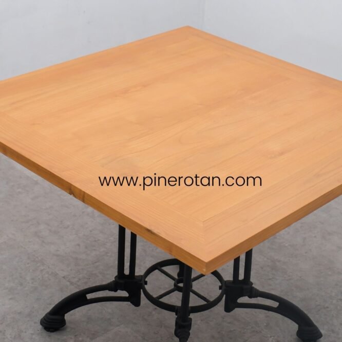 Meja Makan Kayu Jati Solid Vintage Cafe Resto Kapasitas 4 Kursi Modern / Harley Polos Dining Table