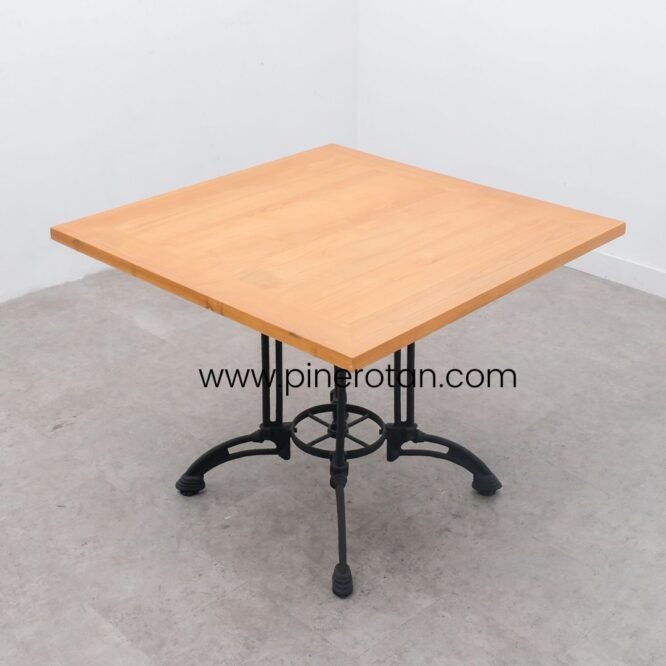 Meja Makan Kayu Jati Solid Vintage Cafe Resto Kapasitas 4 Kursi Modern / Harley Polos Dining Table