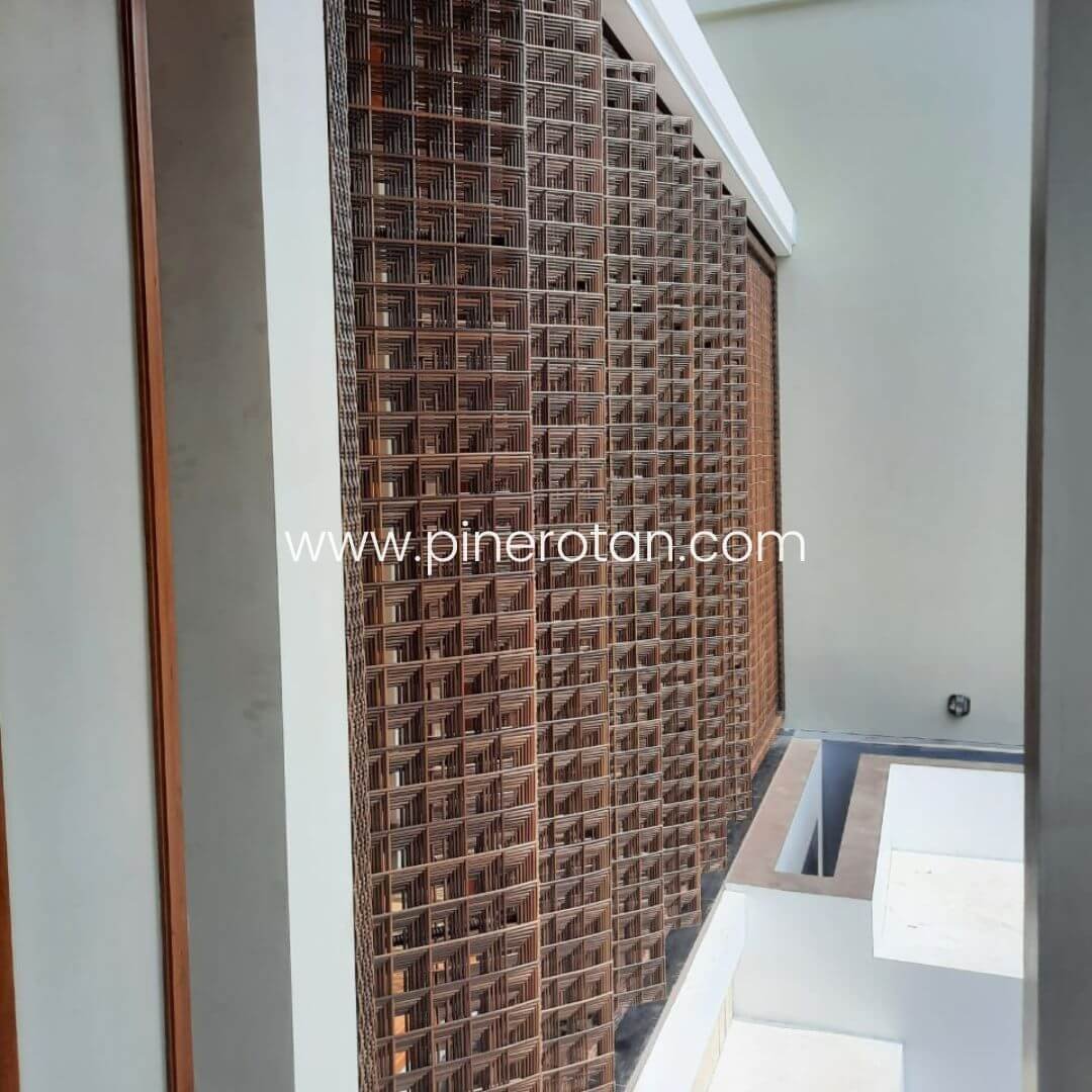 Panel Outdoor Anyaman Sintetis