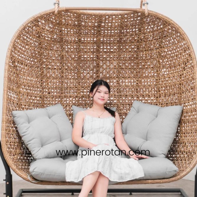 Ayunan Rotan Sintetis Premium Gantung Jumbo 2 Orang Dengan Cushion / Flaminggo Hanging Chair.