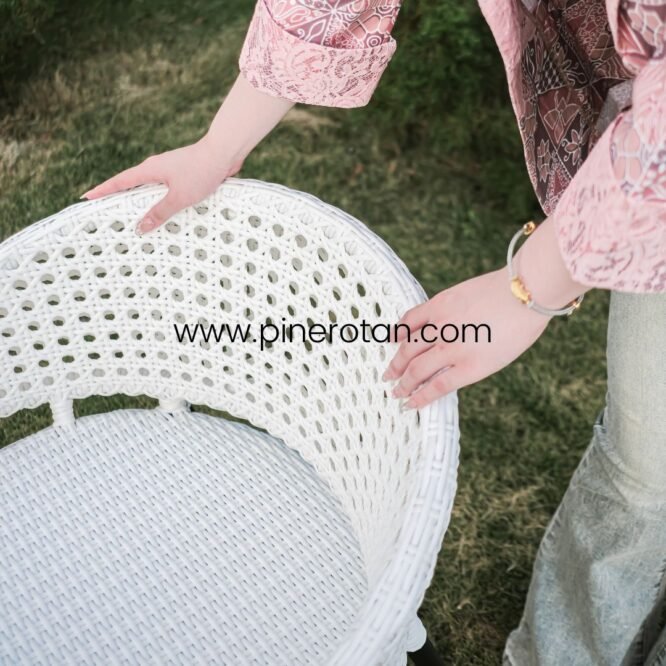 Kursi Outdoor Rotan Sintetis -Jacky Terrace Set - Royal Side Table