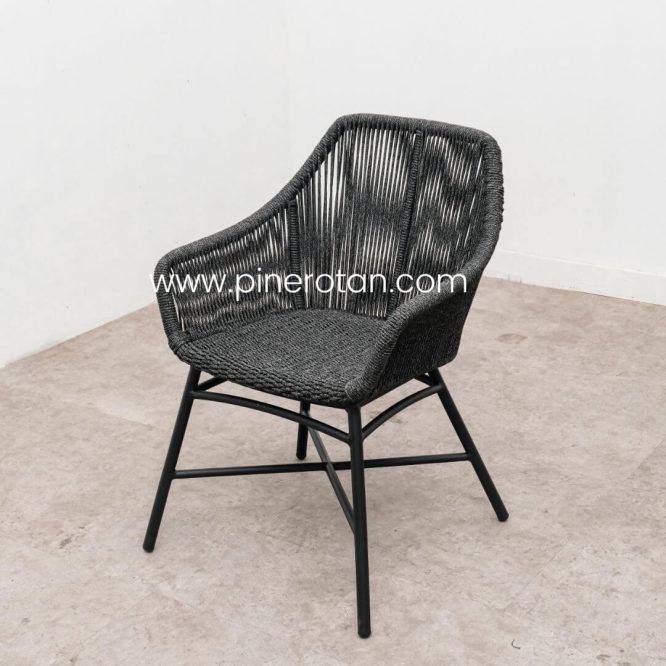 Kursi Set Teras Minimalis Modern Dengan Meja Kopi Bulat Hitam Natural / Marlyn Rope Terrace Set - Maroko Coffee Table kayu.