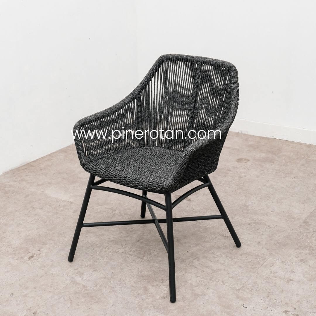 Kursi Set Teras Minimalis Modern Dengan Meja Kopi Bulat Hitam Natural / Marlyn Rope Terrace Set - Maroko Coffee Table kayu.