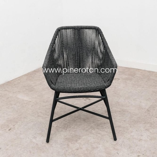 Kursi Set Teras Minimalis Modern Dengan Meja Kopi Bulat Hitam Natural / Marlyn Rope Terrace Set - Maroko Coffee Table kayu.