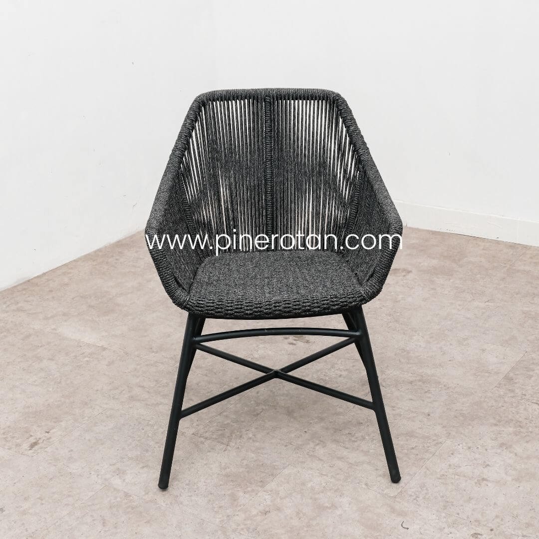 Kursi Set Teras Minimalis Modern Dengan Meja Kopi Bulat Hitam Natural / Marlyn Rope Terrace Set - Maroko Coffee Table kayu.