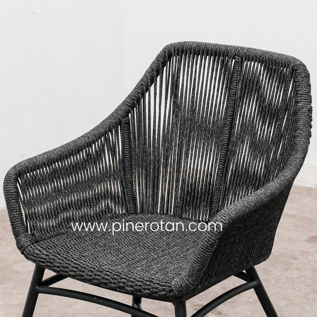 Kursi Set Teras Minimalis Modern Dengan Meja Kopi Bulat Hitam Natural / Marlyn Rope Terrace Set - Maroko Coffee Table kayu.