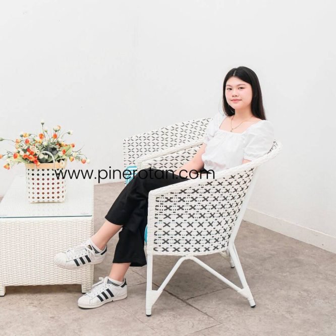 Set Meja Kursi / Tamu Teras Rotan Sintetis Premium Outdoor Berkualitas / Kingstone Lazy Living Set - North Coffee Table - White.