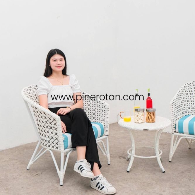 Promo Teras Set Rotan Sintetis Premium 2 Kursi 1 Meja Taman Minimalis / Kingstone Lazy Terrace Set - Royal Side Table - White