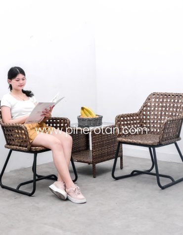 Set Meja Kursi Teras Rotan Sintetis - Maroko Terrace Set - Fema Side Table
