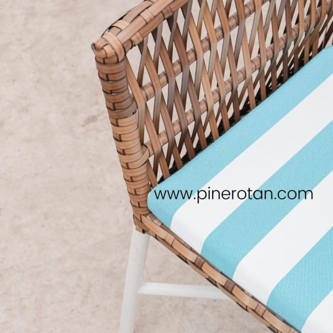 Teras Set Rotan Sintetis Premium + Cushion Dengan Meja Kayu Bulat / Salute Terrace Set - Milan II Side Table - Red pine