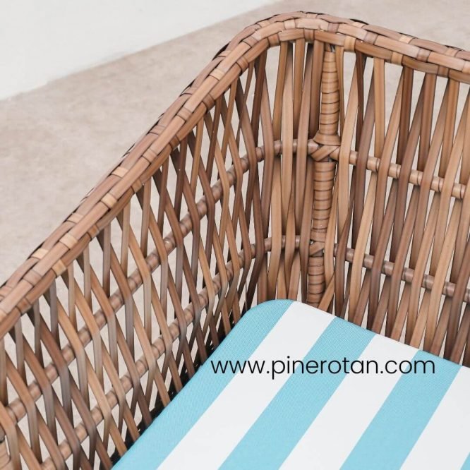 Teras Set Rotan Sintetis Premium + Cushion Dengan Meja Kayu Bulat / Salute Terrace Set - Milan II Side Table - Red pine