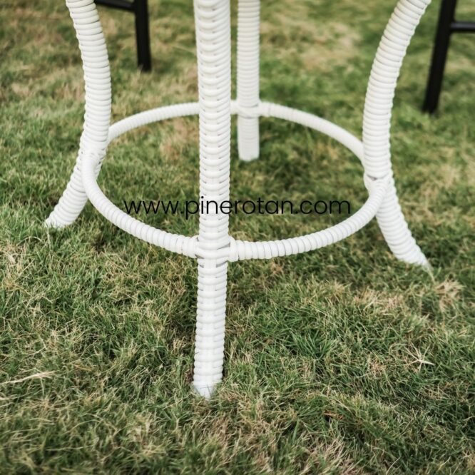 Meja Anyaman Rotan Sintetis -Jacky Terrace Set - Royal Side Table