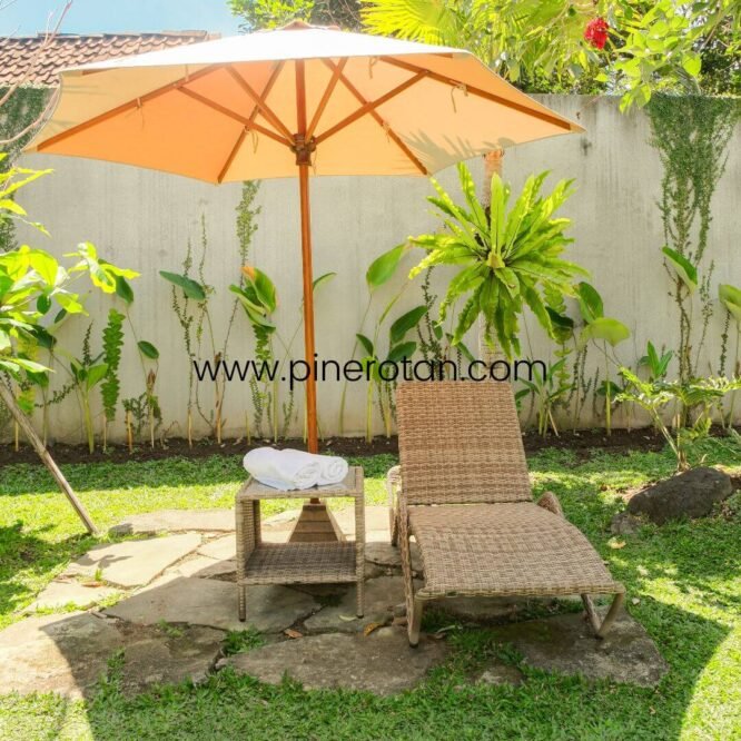 Kursi Kolam Renang Pantai + Meja Rotan Sintetis Dengan Cushion / Romeo SunBed With Fema Side Table - Seashell