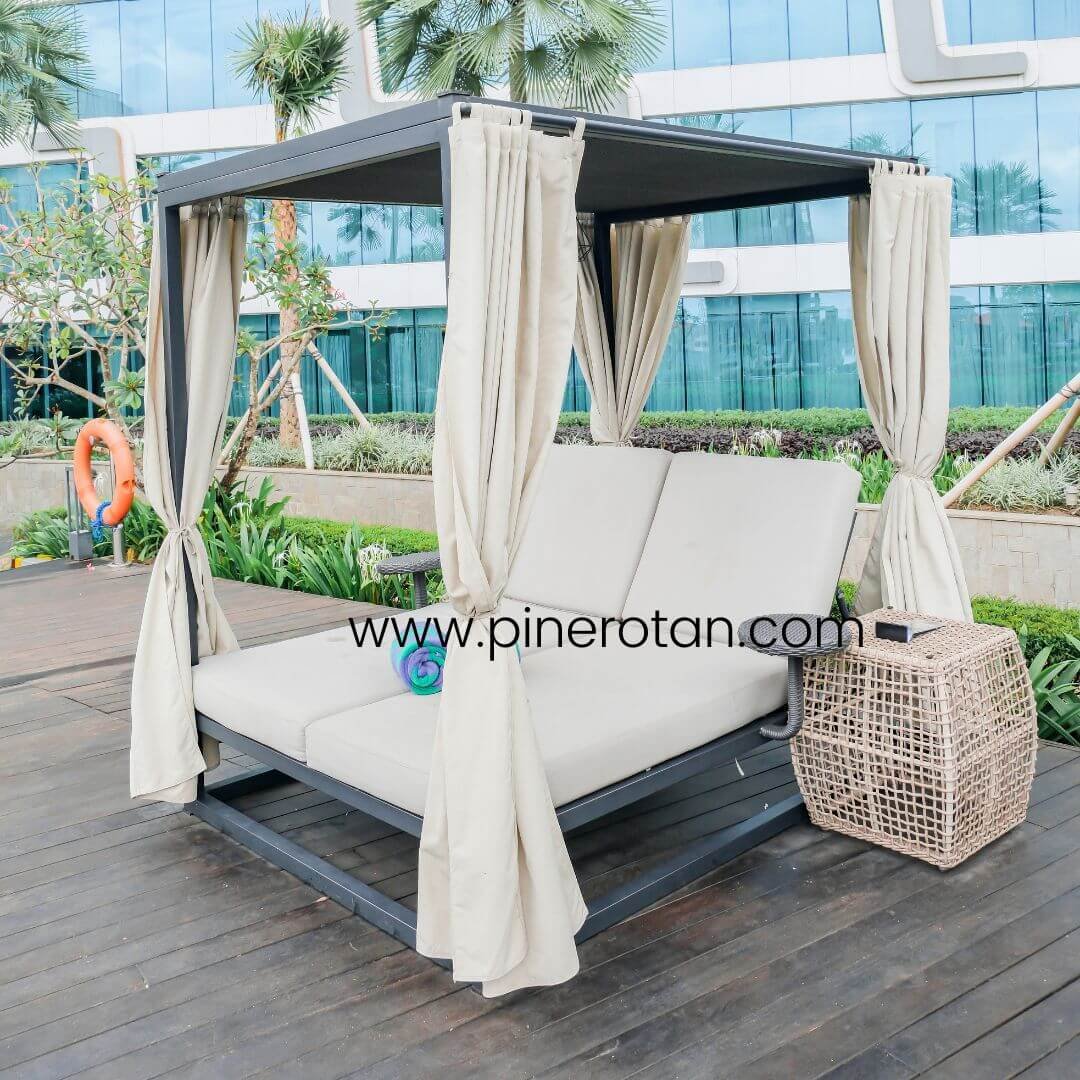bale-bale outdoor rotan sintetis - marriott hotel yogyakarta