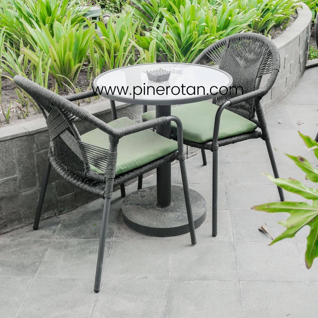 Set Meja Makan Outdoor