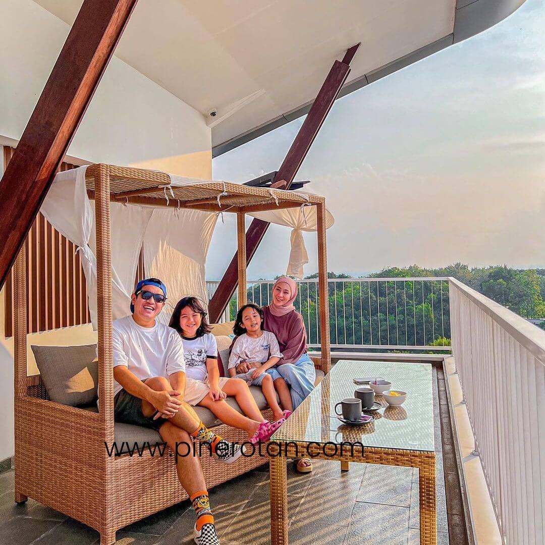 bale-bale outdoor rotan sintetis -