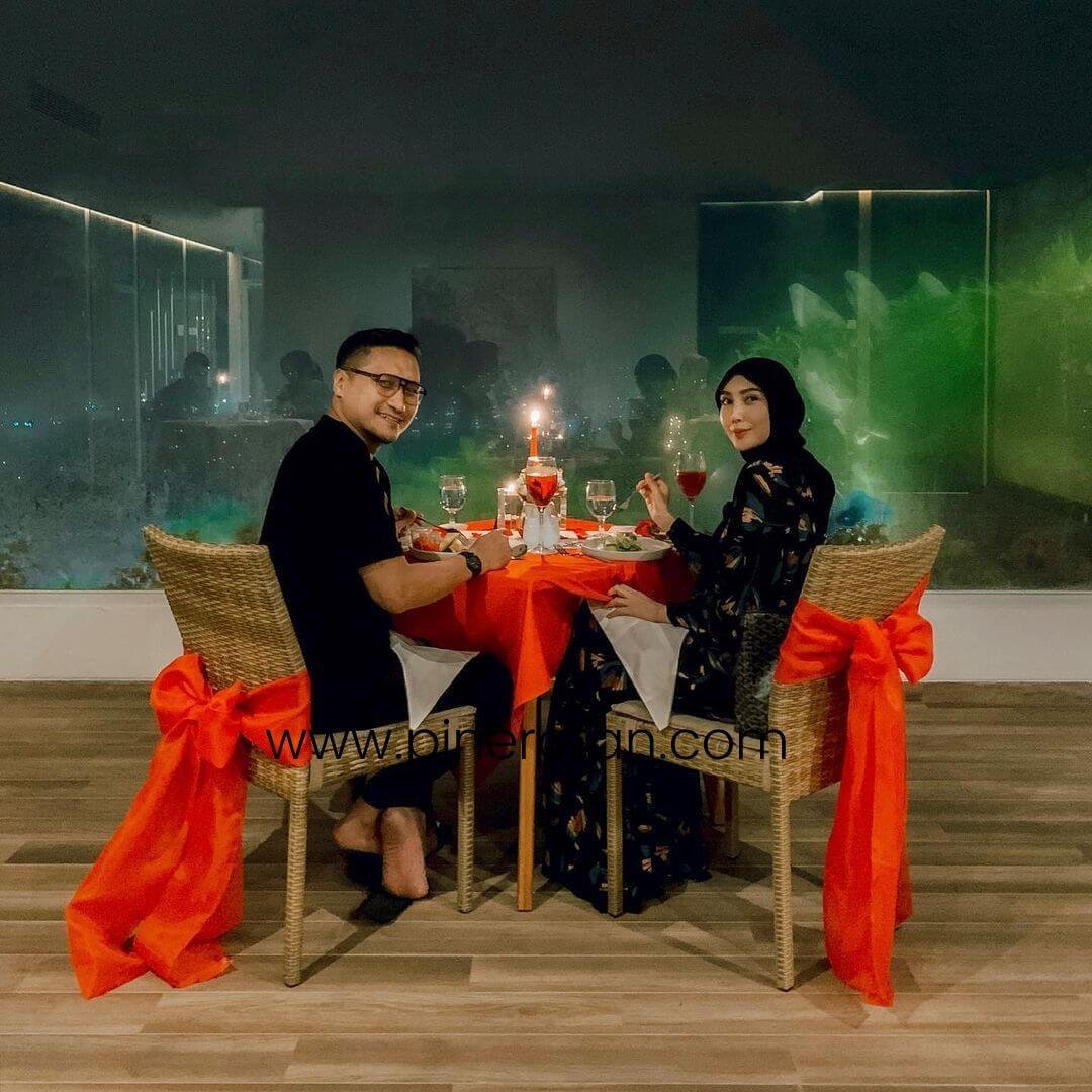 set meja makan outdoor -
