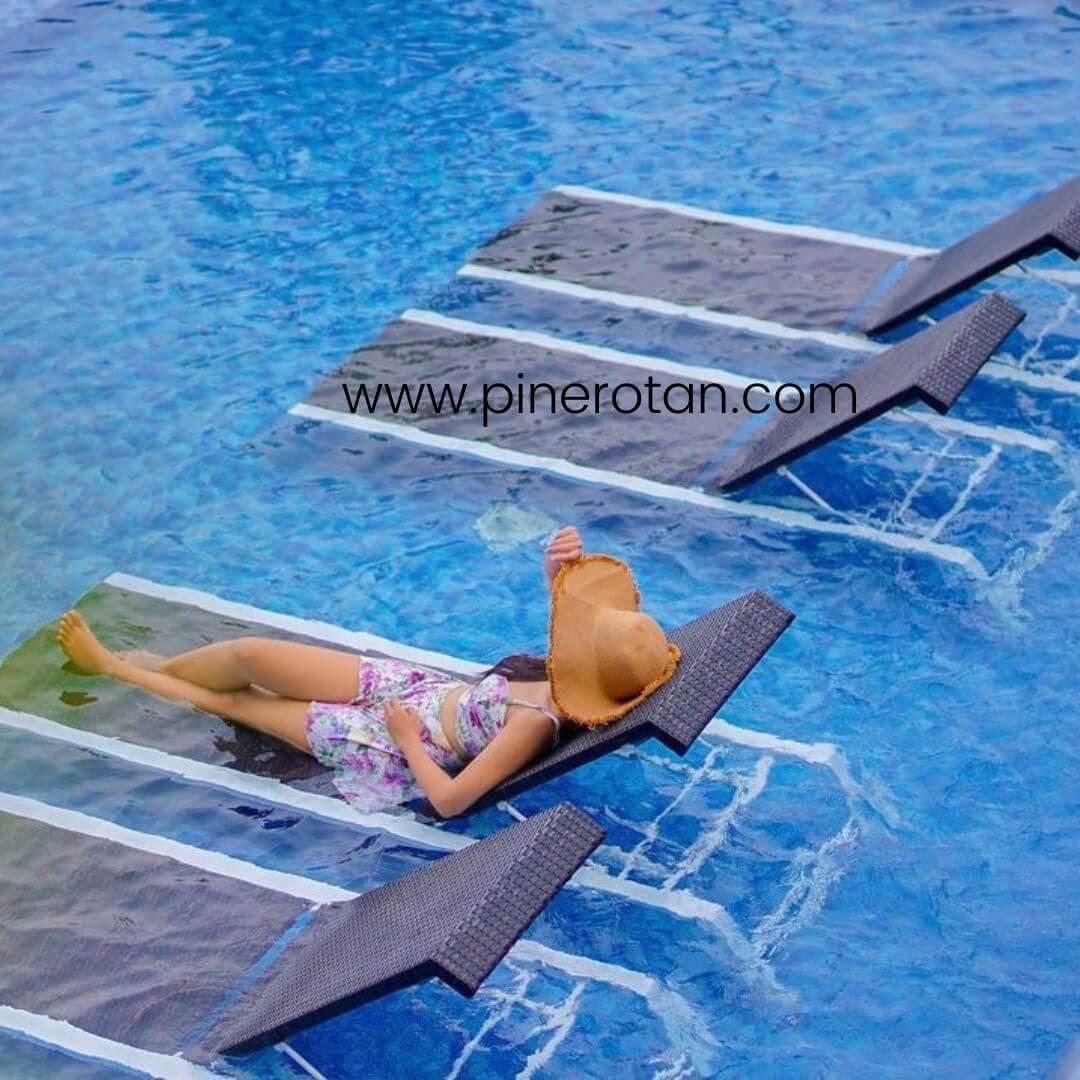 kursi kolam renang rotan -