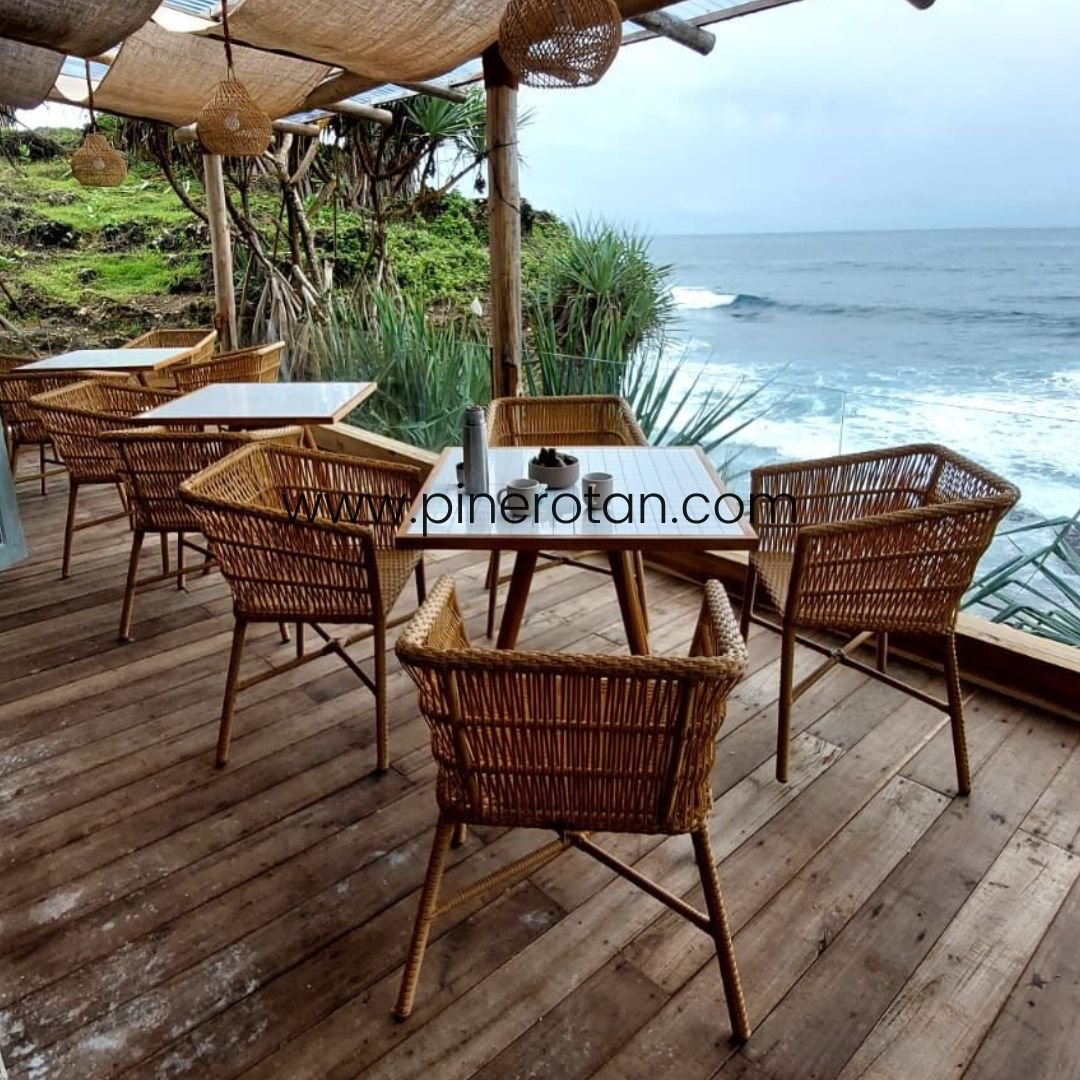 meja makan outdoor rotan - Inessya Resort Gunungkidul