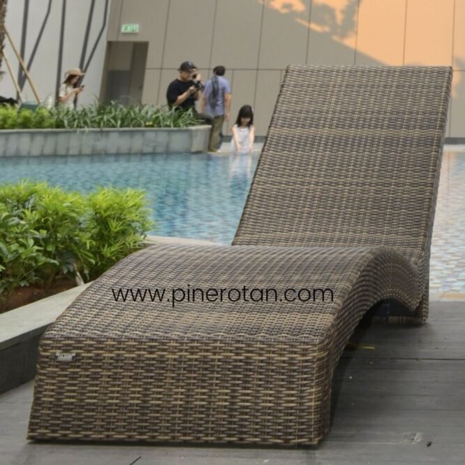 Set Payung - Meja Payung - Kursi Santai / Kursi Malas / Kursi Pantai / Sunbed / Summer Set Lounger dan Barito Umbrella