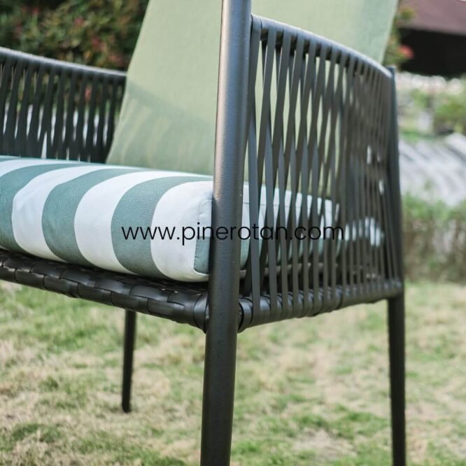 Kursi Cafe / Kursi Teras / Kursi Santai / Kursi Luar Ruangan / Kursi dengan sandaran tangan dan punggung - Cherry arm chair - Black