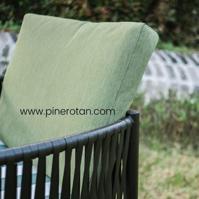 Kursi Cafe / Kursi Teras / Kursi Santai / Kursi Luar Ruangan / Kursi dengan sandaran tangan dan punggung - Cherry arm chair - Black