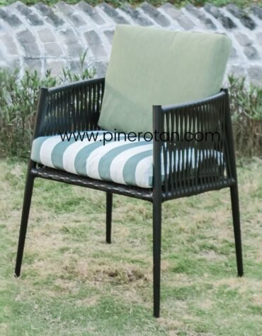 Kursi Cafe / Kursi Teras / Kursi Santai / Kursi Luar Ruangan / Kursi dengan sandaran tangan dan punggung - Cherry arm chair - Black