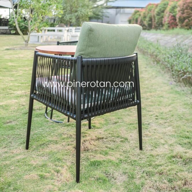 Kursi Cafe / Kursi Teras / Kursi Santai / Kursi Luar Ruangan / Kursi dengan sandaran tangan dan punggung - Cherry arm chair - Black