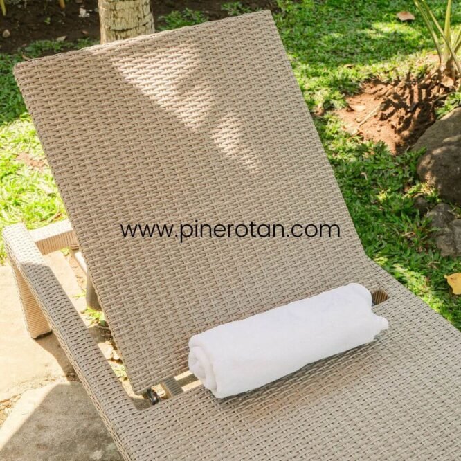 Bale-bale Rotan Sintetis - Square Sun Lounger Ash Grey