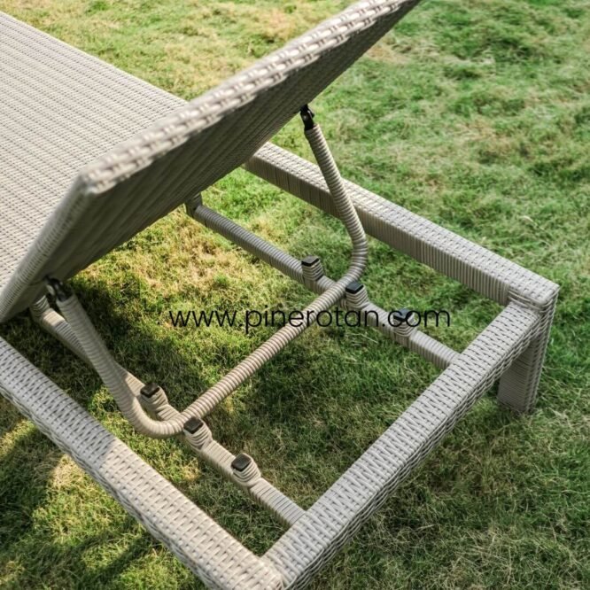 Bale-bale Rotan Sintetis - Square Sun Lounger Ash Grey