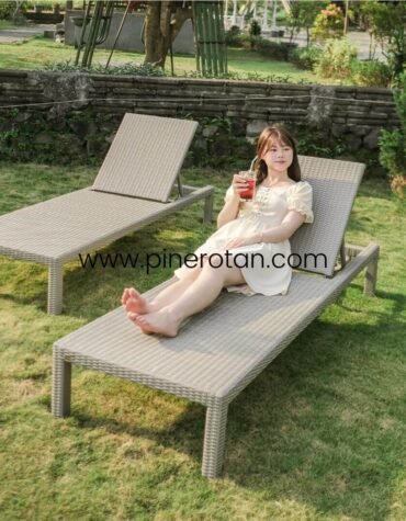Kursi Outdoor Kolam Renang - Square Sun Lounger Ash Grey